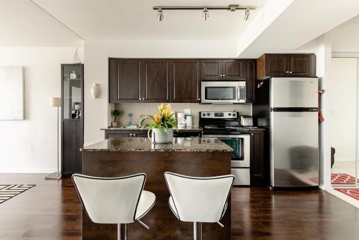 Ferienwohnung Downtown Toronto+Free Parking+Cn Tower View Exterior foto
